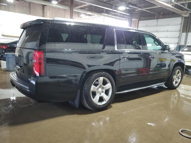 Photo 3 from auction – 2017 CHEVROLET SUBURBAN K with VIN 1GNSKJKC2HR216995