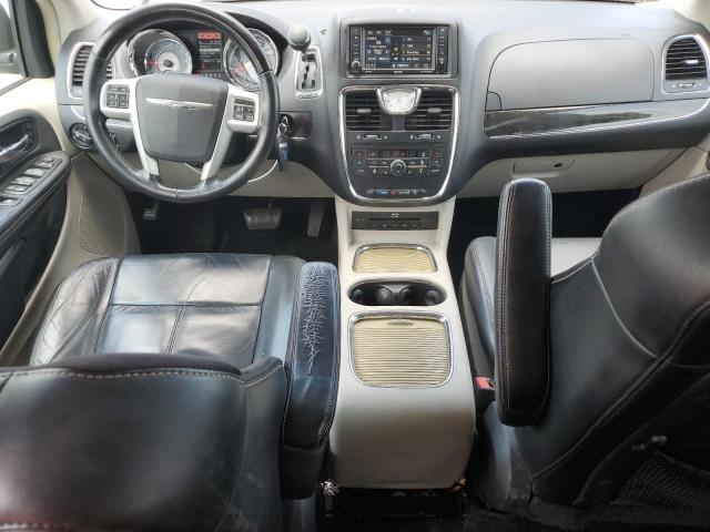 Photo 8 from auction – 2016 CHRYSLER TOWN & COU with VIN 2C4RC1GG4GR135635