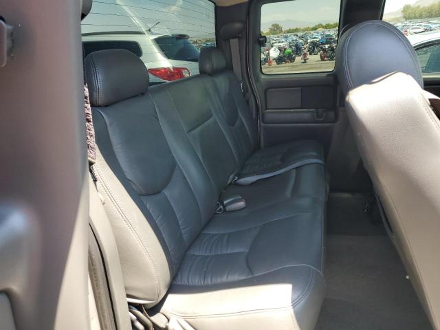 Photo 10 from auction – 2004 CHEVROLET SILVERADO with VIN 2GCEC19T041130354