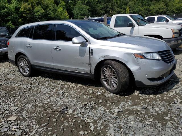Photo 4 from auction – 2019 LINCOLN MKT with VIN 2LMHJ5AT9KBL03110