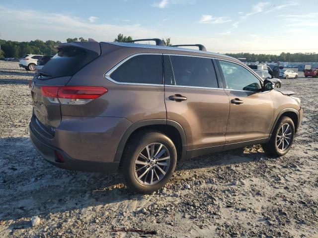 Photo 3 from auction – 2019 TOYOTA HIGHLANDER with VIN 5TDKZRFH9KS328579