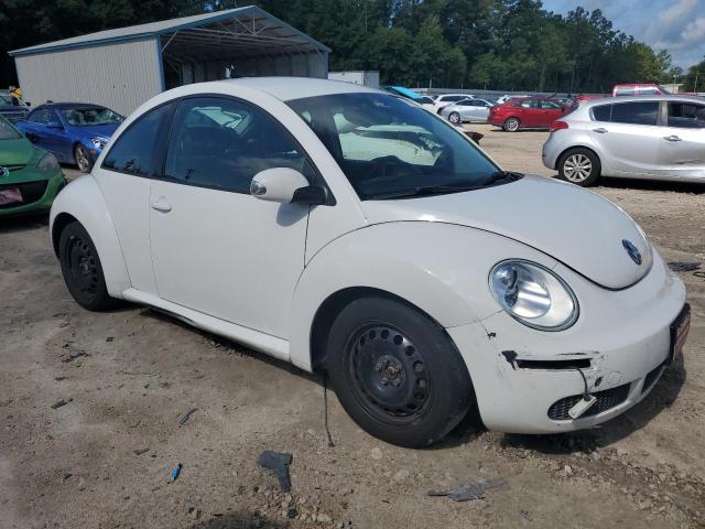 Photo 4 from auction – 2010 VOLKSWAGEN NEW BEETLE with VIN 3VWPG3AG0AM008828