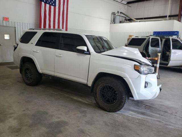 Photo 4 from auction – 2018 TOYOTA 4RUNNER SR with VIN JTEZU5JR9J5170525