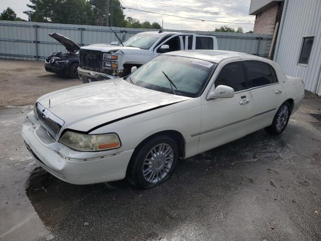 LINCOLN TOWN CAR U 2004 with VIN 1LNHM83W24Y680072 - Photo from auction
