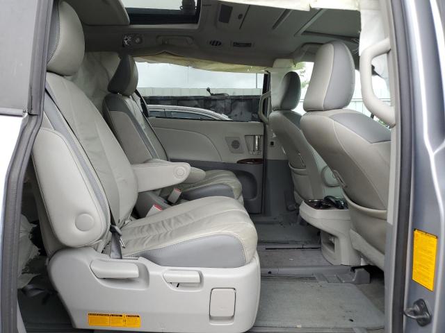 Photo 11 from auction – 2012 TOYOTA SIENNA XLE with VIN 5TDDK3DC0CS039089
