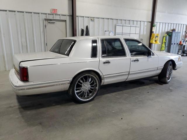 Photo 3 from auction – 1993 LINCOLN TOWN CAR with VIN 1LNLM83W7PY768338