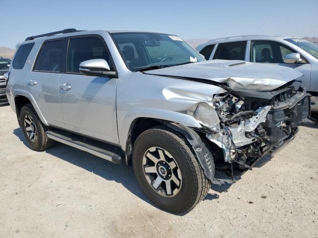 Photo 4 from auction – 2019 TOYOTA 4RUNNER SR with VIN JTEBU5JR2K5648044
