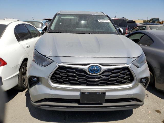 Photo 5 from auction – 2023 TOYOTA HIGHLANDER with VIN 5TDKBRCH4PS601122