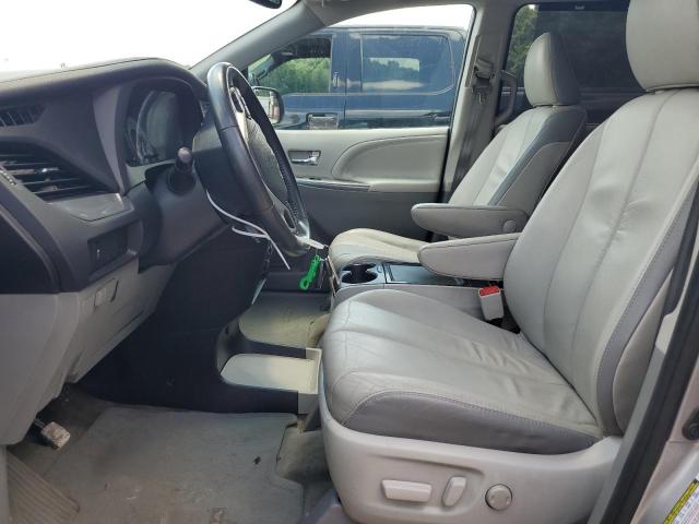 Photo 7 from auction – 2018 TOYOTA SIENNA SE with VIN 5TDXZ3DC1JS947413
