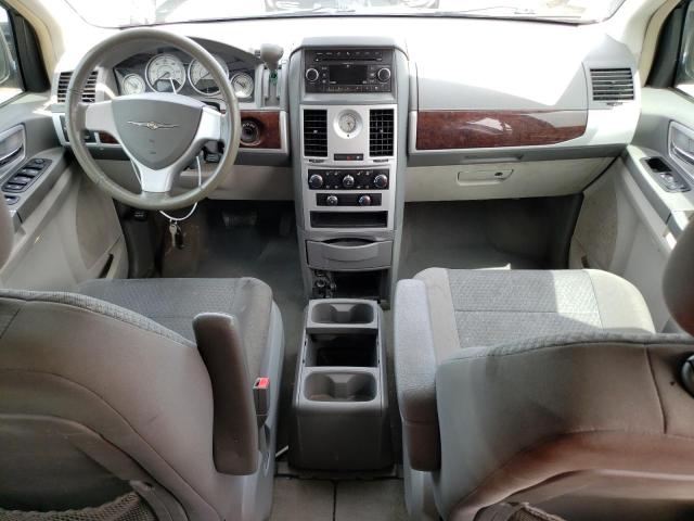 Photo 8 from auction – 2010 CHRYSLER TOWN & COU with VIN 2A4RR5D10AR449953