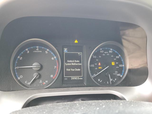 Photo 9 from auction – 2018 TOYOTA RAV4 LE with VIN JTMBFREV3JJ211768