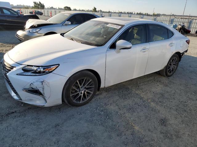 LEXUS ES 350 2016 مع رقم تعريف المركبة JTHBK1GG7G2237013 - صورة من المزاد