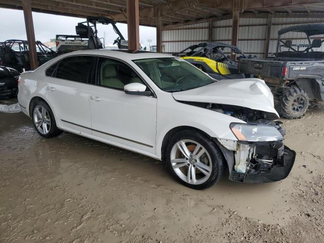 Photo 4 from auction – 2015 VOLKSWAGEN PASSAT SEL with VIN 1VWCV7A37FC096956