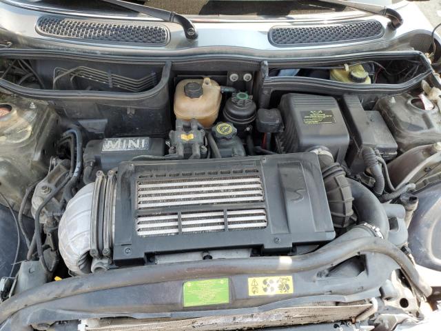Photo 11 from auction – 2005 MINI COOPER S with VIN WMWRE33505TG96463