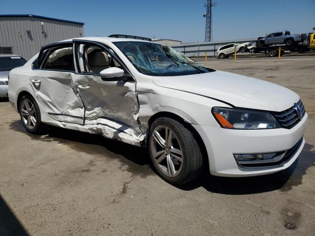 Photo 4 from auction – 2015 VOLKSWAGEN PASSAT SEL with VIN 1VWCT7A33FC070697