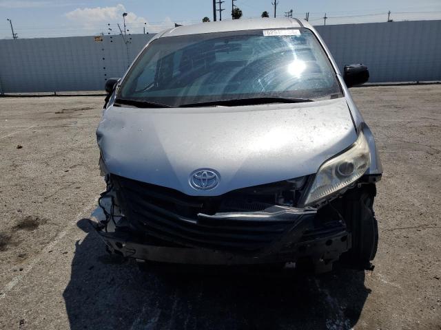 Photo 5 from auction – 2017 TOYOTA SIENNA with VIN 5TDZZ3DC9HS806012