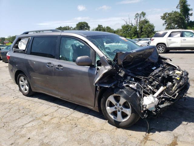 Photo 4 from auction – 2015 TOYOTA SIENNA LE with VIN 5TDKK3DC9FS579133