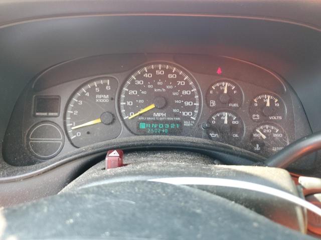 Photo 9 from auction – 2000 CHEVROLET SILVERADO with VIN 2GCEC19V5Y1368188