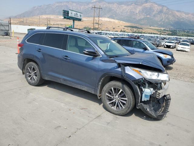 Photo 4 from auction – 2017 TOYOTA HIGHLANDER with VIN 5TDJZRFH7HS437658