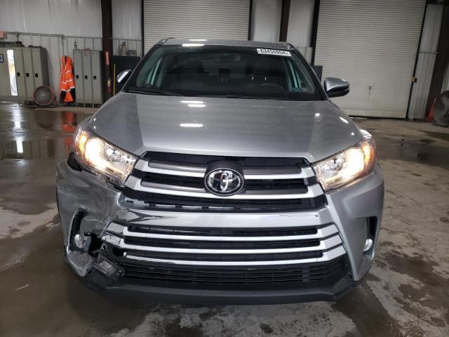 Photo 5 from auction – 2018 TOYOTA HIGHLANDER with VIN 5TDKZRFH2JS545986