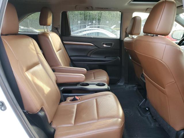 Photo 11 from auction – 2018 TOYOTA HIGHLANDER with VIN 5TDDZRFH0JS863243