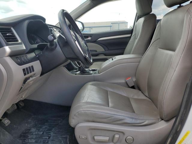 Photo 7 from auction – 2018 TOYOTA HIGHLANDER with VIN 5TDKZRFH0JS536588
