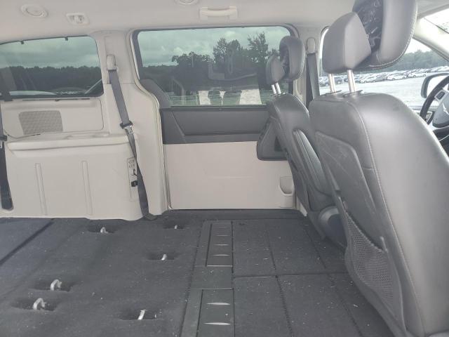 Photo 11 from auction – 2010 CHRYSLER TOWN & COU with VIN 2A4RR8D11AR423119