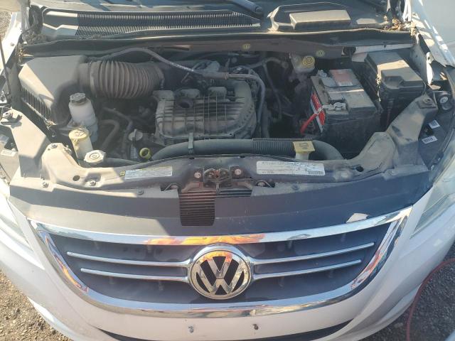 Photo 12 from auction – 2011 VOLKSWAGEN ROUTAN with VIN 2V4RW3DG7BR717184