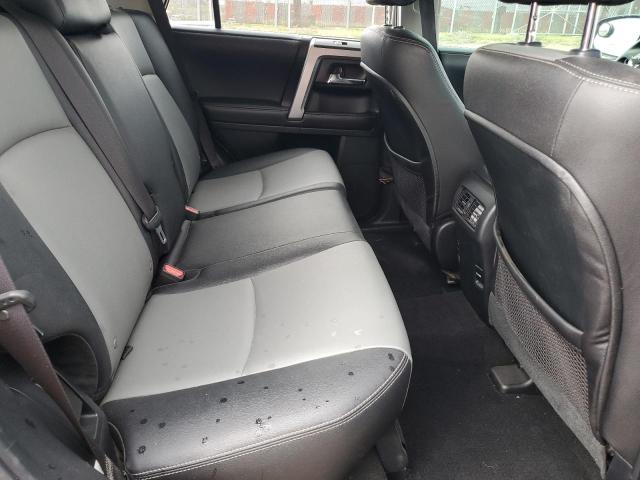 Photo 11 from auction – 2018 TOYOTA 4RUNNER SR with VIN JTEBU5JR7J5552053