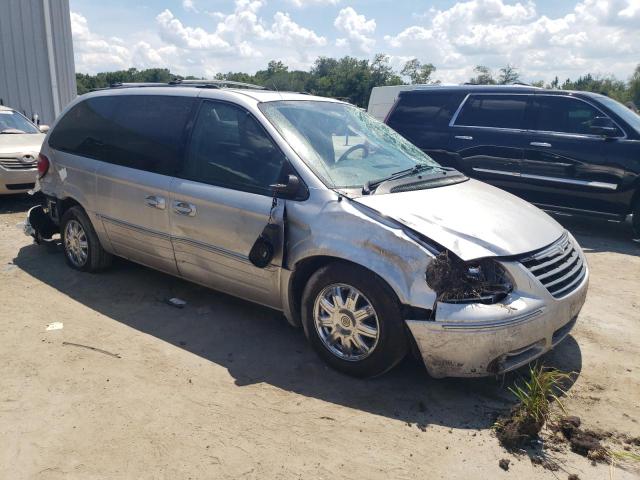 Photo 4 from auction – 2005 CHRYSLER TOWN & COU with VIN 2C4GP64LX5R163429