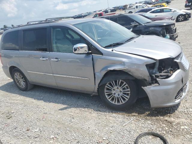 Photo 4 from auction – 2015 CHRYSLER TOWN & COU with VIN 2C4RC1CG4FR554170