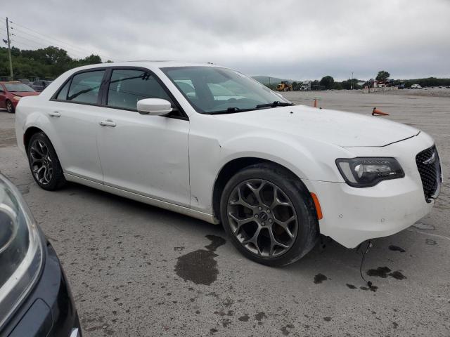 Фото 4 с аукциона – 2016 CHRYSLER 300 S с VIN 2C3CCABG1GH175856