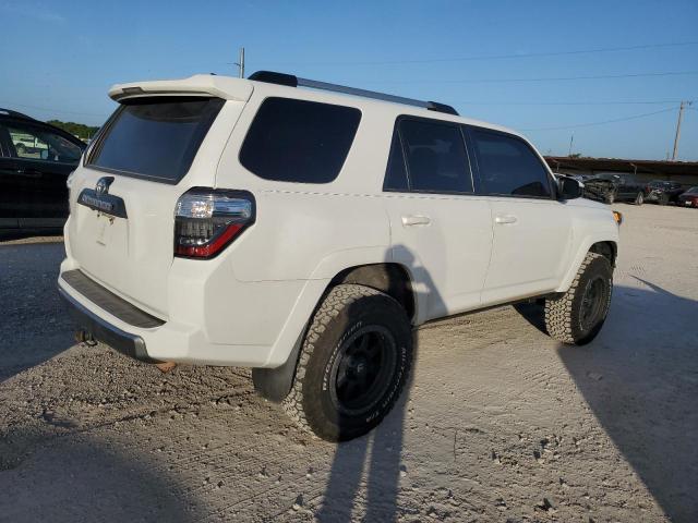 صورة رقم 3 من المزاد - 2014 TOYOTA 4RUNNER SR مع VIN JTEBU5JR2E5200598