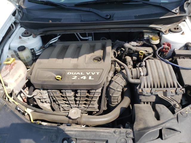 Photo 11 from auction – 2014 CHRYSLER 200 LX with VIN 1C3CCBAB5EN122917