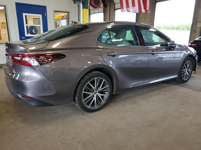 Photo 3 from auction – 2022 TOYOTA CAMRY XLE with VIN 4T1F31AK2NU579771