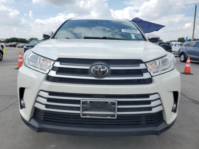 Photo 5 from auction – 2018 TOYOTA HIGHLANDER with VIN 5TDKZRFH7JS283690