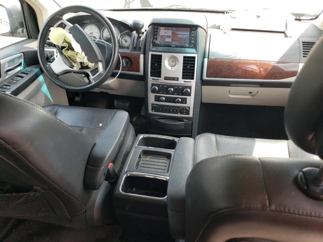 Photo 8 from auction – 2010 CHRYSLER TOWN & COU with VIN 2A4RR8D16AR386570