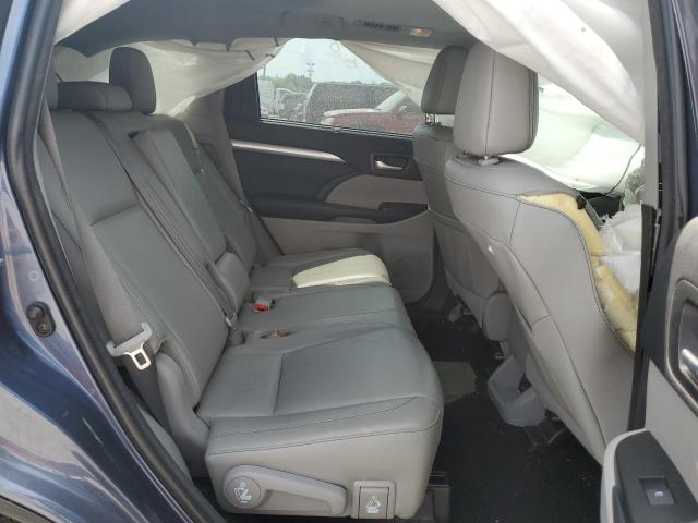 Photo 11 from auction – 2018 TOYOTA HIGHLANDER with VIN 5TDJZRFHXJS912628