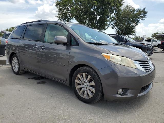Photo 4 from auction – 2012 TOYOTA SIENNA XLE with VIN 5TDYK3DC8CS201200