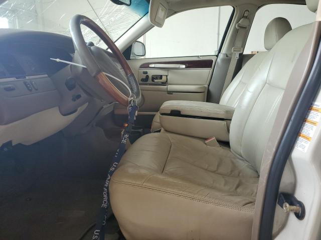 Photo 7 from auction – 2004 LINCOLN TOWN CAR U with VIN 1LNHM83W84Y612178
