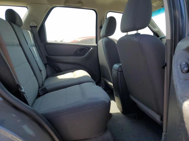 Photo 11 from auction – 2005 FORD ESCAPE XLS with VIN 1FMYU92Z05KA35832