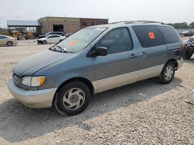 TOYOTA SIENNA LE 2000 with VIN 4T3ZF13C8YU180594 - Photo from auction