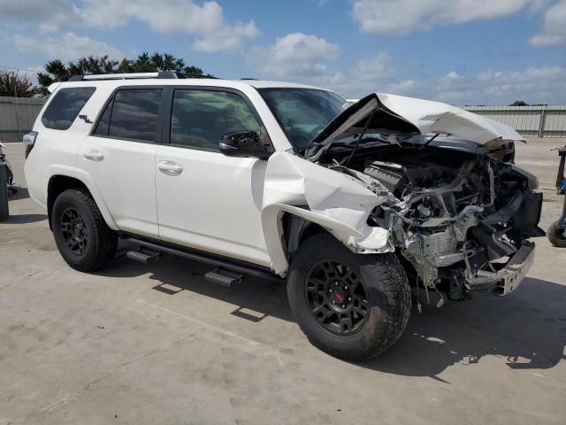 Photo 4 from auction – 2018 TOYOTA 4RUNNER SR with VIN JTEBU5JR1J5537936