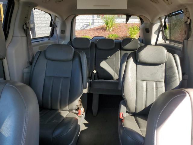 Photo 10 from auction – 2010 CHRYSLER TOWN & COU with VIN 2A4RR5D12AR267364