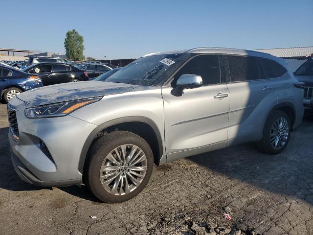 TOYOTA HIGHLANDER 2024 with VIN 5TDKDRAH2RS534780 - Photo from auction