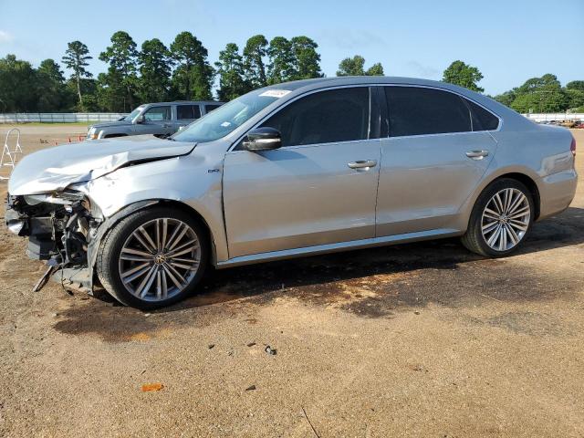 VOLKSWAGEN PASSAT SE 2014 with VIN 1VWBT7A36EC085768 - Photo from auction