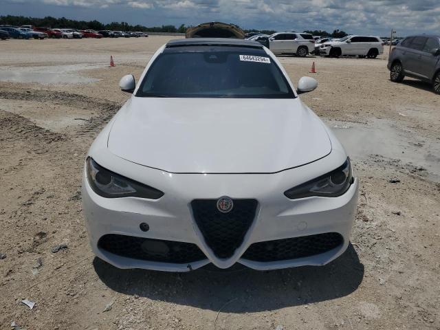 Photo 5 from auction – 2018 ALFA ROMEO GIULIA with VIN ZARFAEBN7J7566295