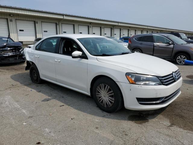 Photo 4 from auction – 2015 VOLKSWAGEN PASSAT S with VIN 1VWAS7A30FC066701