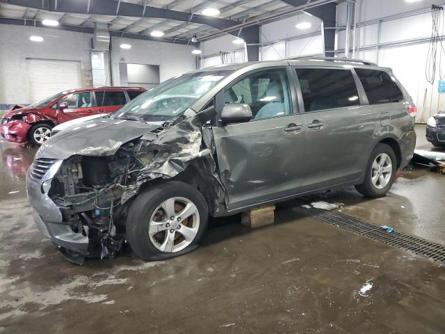 TOYOTA SIENNA LE 2011 con VIN 5TDKK3DC2BS030352 - Foto de la subasta