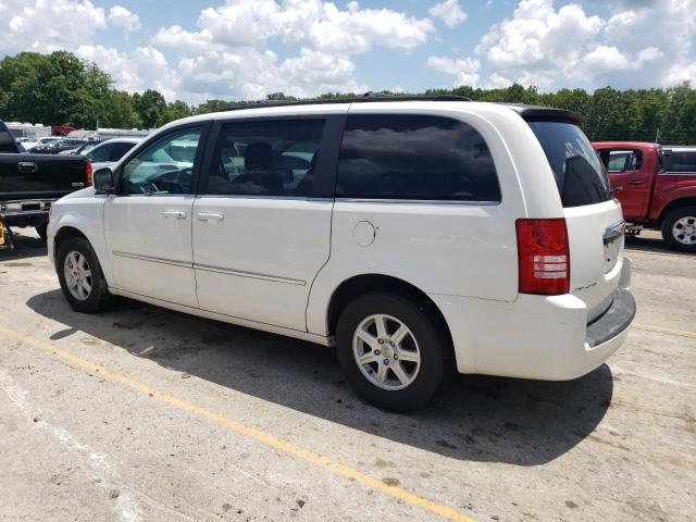 Photo 2 from auction – 2010 CHRYSLER TOWN & COU with VIN 2A4RR5D17AR351258